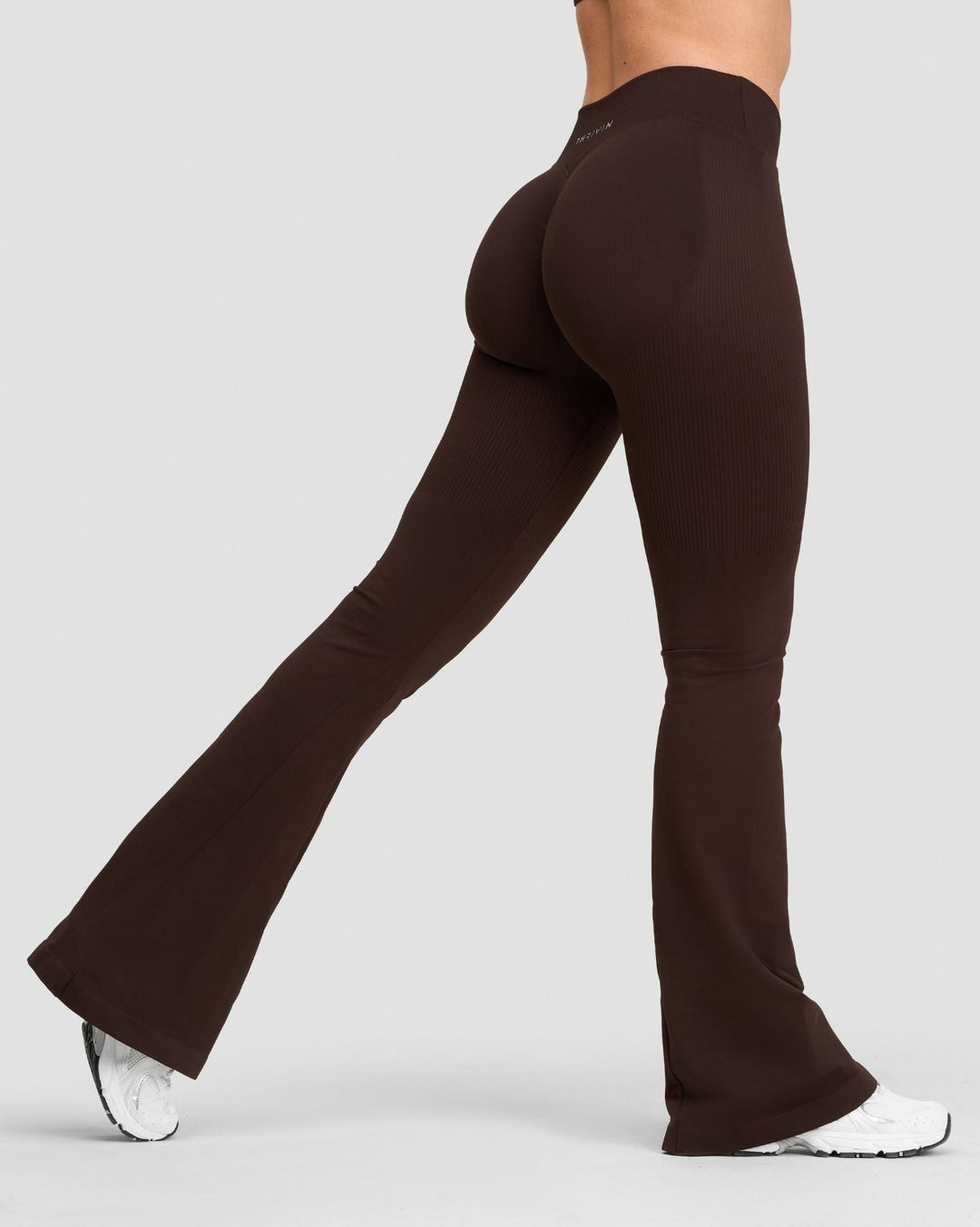 Elevate™ Sculpting Mid V-Waist Flare Leggings | Coffee