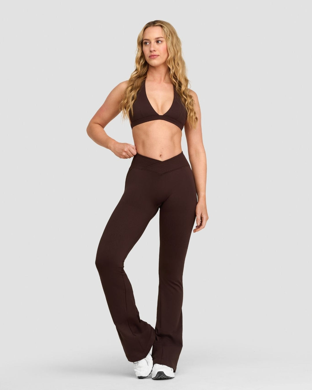 Elevate™ Sculpting Mid V-Waist Flare Leggings | Coffee